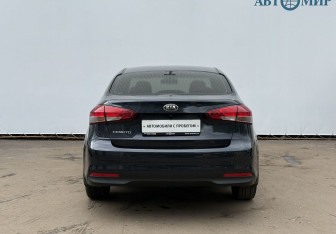 Подержанный автомобиль Kia Cerato Sedan 2016 года (6 фото)