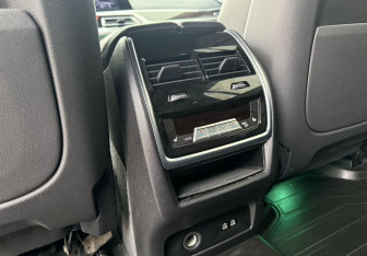 Подержанный автомобиль BMW X7 2020 года (15 фото)