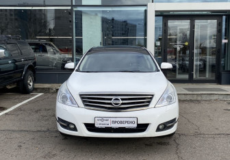 Подержанный автомобиль Nissan Teana 2012 года (2 фото)