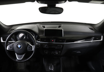 Подержанный автомобиль BMW X1 2022 года (12 фото)