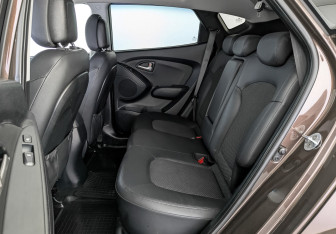 Подержанный автомобиль Hyundai ix35 2012 года (18 фото)