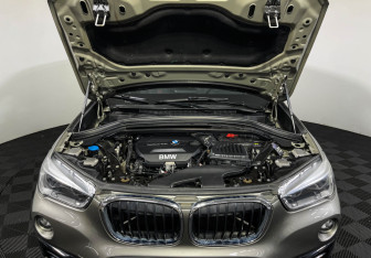 Подержанный автомобиль BMW X1 2017 года (10 фото)