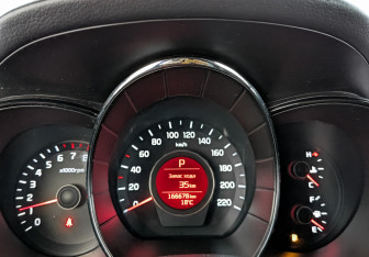 Подержанный автомобиль Kia Rio Sedan 2017 года (16 фото)