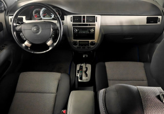 Подержанный автомобиль Chevrolet Lacetti Sedan 2007 года (11 фото)