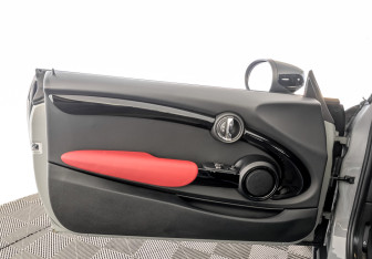 Подержанный автомобиль MINI Hatch 2021 года (19 фото)