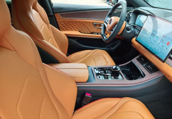 Подержанный автомобиль BYD Han 2022 года (14 фото)