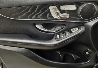 Подержанный автомобиль Mercedes-Benz GLC Coupe 2018 года (15 фото)