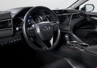 Подержанный автомобиль Toyota Camry Sedan 2020 года (14 фото)