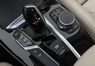 Подержанный автомобиль BMW X3 2019 года (16 фото)