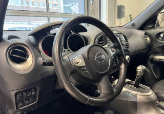Подержанный автомобиль Nissan Juke 2011 года (10 фото)