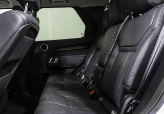 Подержанный автомобиль Land Rover Discovery 2018 года (13 фото)