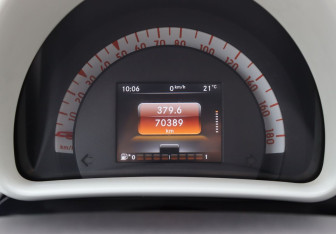 Подержанный автомобиль Smart Forfour 2016 года (17 фото)