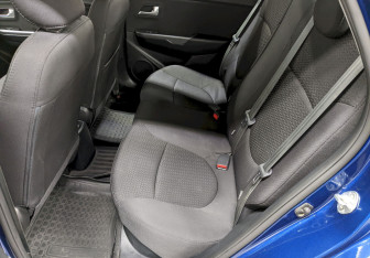 Подержанный автомобиль Kia Rio Sedan 2015 года (15 фото)