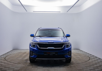 Подержанный автомобиль Kia Seltos 2022 года (2 фото)