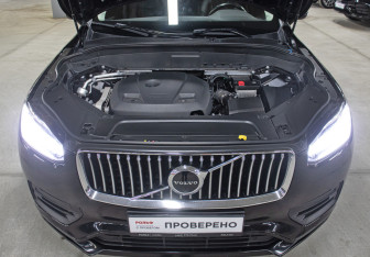Подержанный автомобиль Volvo XC90 2020 года (9 фото)