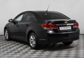 Подержанный автомобиль Chevrolet Cruze Sedan 2013 года (7 фото)