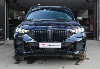 Подержанный автомобиль BMW X5 2025 года (2 фото)