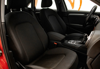 Подержанный автомобиль Audi A3 Sedan 2017 года (29 фото)