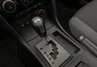 Подержанный автомобиль Mazda 3 Sedan 2008 года (17 фото)