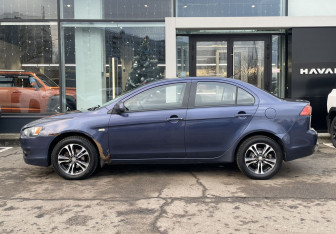 Подержанный автомобиль Mitsubishi Lancer Sedan 2008 года (8 фото)