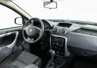 Подержанный автомобиль Renault Duster 2013 года (7 фото)