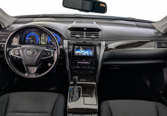 Подержанный автомобиль Toyota Camry Sedan 2016 года (14 фото)