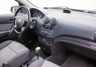 Подержанный автомобиль Chevrolet Aveo Sedan 2010 года (10 фото)