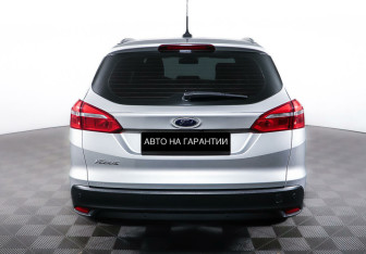Подержанный автомобиль Ford Focus Wagon 2019 года (6 фото)