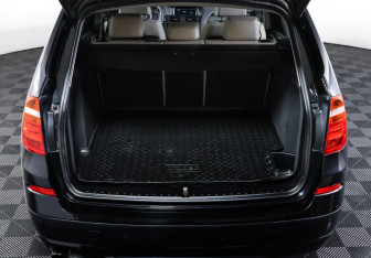 Подержанный автомобиль BMW X3 2013 года (10 фото)