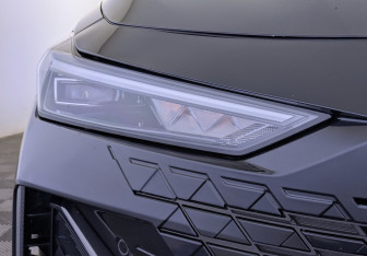 Подержанный автомобиль Changan UNI-V 2023 года (17 фото)