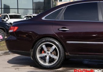 Подержанный автомобиль Hyundai Grandeur 2007 года (27 фото)