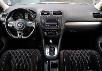 Подержанный автомобиль Volkswagen Golf Hatchback 2011 года (11 фото)