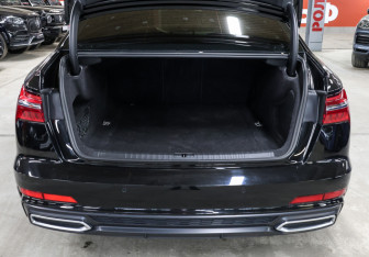 Подержанный автомобиль Audi A6 Sedan 2021 года (10 фото)
