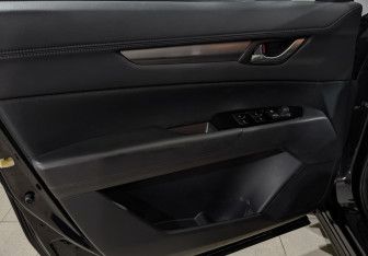 Подержанный автомобиль Mazda CX-5 2021 года (19 фото)