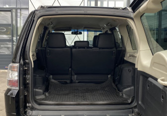 Подержанный автомобиль Mitsubishi Pajero 2013 года (10 фото)