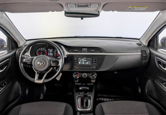 Подержанный автомобиль Kia Rio Hatchback 2021 года (14 фото)