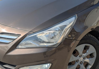 Подержанный автомобиль Hyundai Solaris Hatchback 2014 года (17 фото)