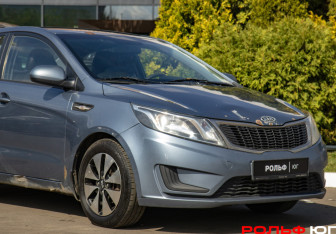 Подержанный автомобиль Kia Rio Sedan 2012 года (15 фото)