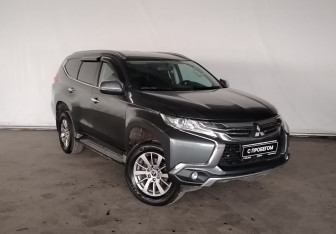 Подержанный автомобиль Mitsubishi Pajero Sport 2018 года (3 фото)