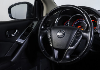 Подержанный автомобиль Nissan Murano Suv 2012 года (12 фото)