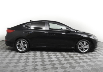 Подержанный автомобиль Hyundai Elantra Sedan 2017 года (4 фото)