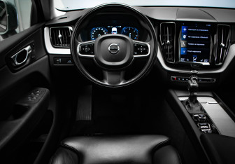 Подержанный автомобиль Volvo XC60 2021 года (9 фото)
