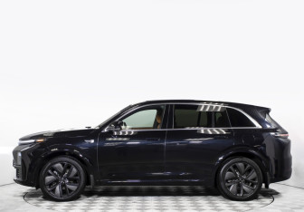 Подержанный автомобиль LiXiang L7 2024 года (8 фото)