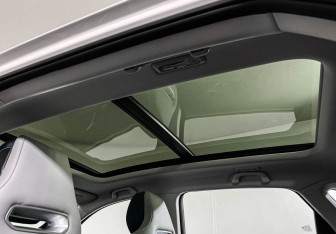 Подержанный автомобиль Changan UNI-K 2023 года (18 фото)