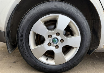 Подержанный автомобиль Skoda Octavia Liftback 2008 года (9 фото)