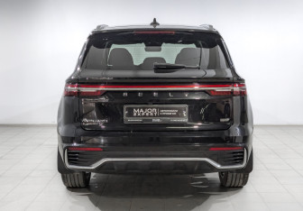 Подержанный автомобиль Geely Monjaro 2024 года (6 фото)