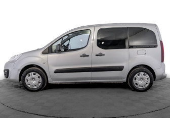 Подержанный автомобиль Citroen Berlingo 2021 года (8 фото)