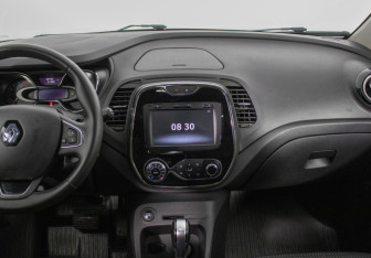 Подержанный автомобиль Renault Kaptur 2019 года (14 фото)