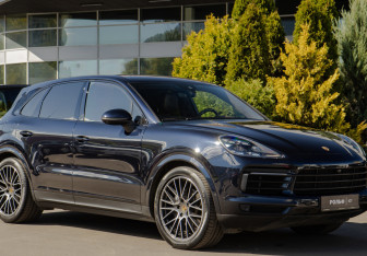 Подержанный автомобиль Porsche Cayenne 2018 года (25 фото)