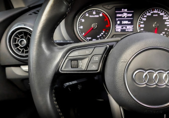 Подержанный автомобиль Audi A3 Sedan 2017 года (24 фото)